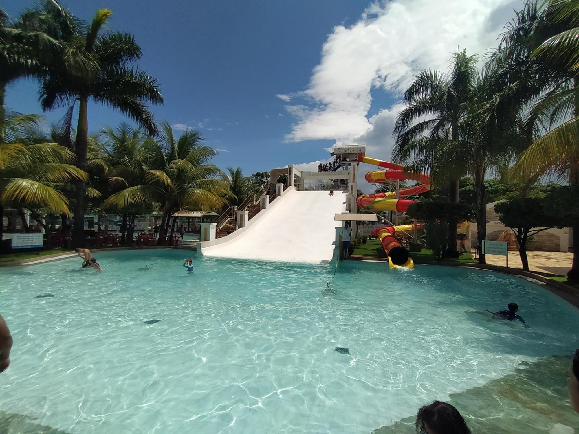 Lacqua Diroma, Parque Acquatico Com Piscina De Ondas Apartamento Caldas Novas